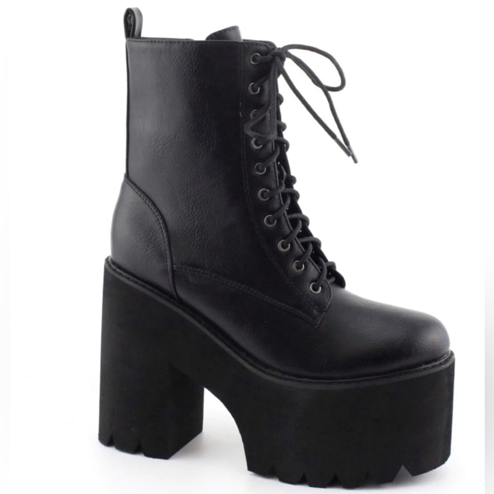 One Left! Nu Shuz Key West Black Lace-up Lug Sole Ultra Platform Boots 10 - Picture 3 of 6